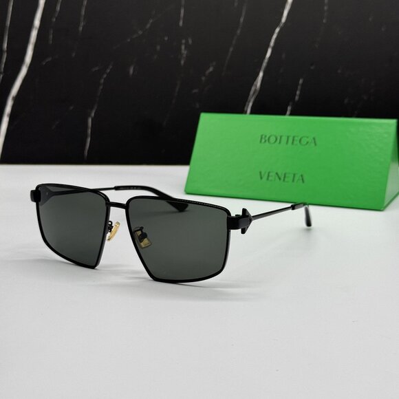 NEW BOTTEGA VENETA BV1223S 001 AVIATOR BLACK WOMEN SUNGLASSES BOTTEGA VENETA - Picture 1 of 10